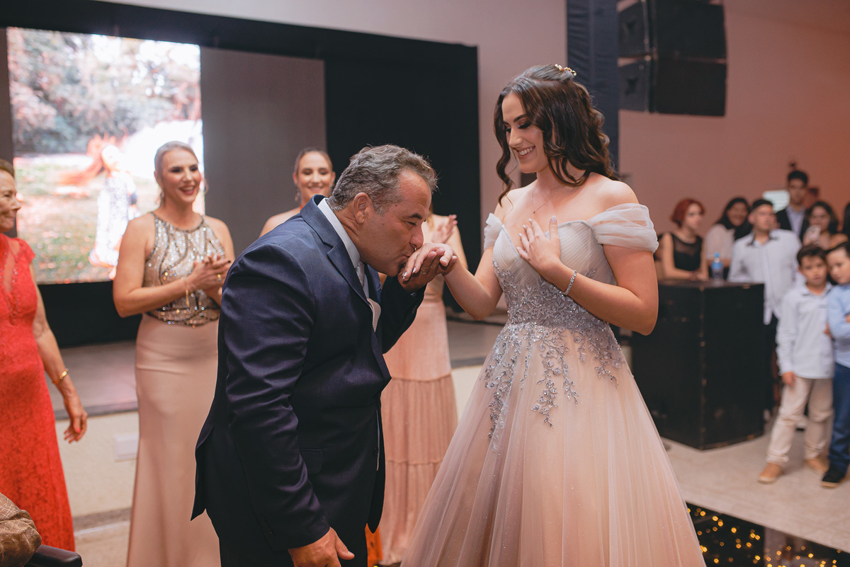 fotografia 15 anos ensaio debutante vestido debutante decoração festa maquiagem 15 anos fotos festa ensaio feminino ensaio externo