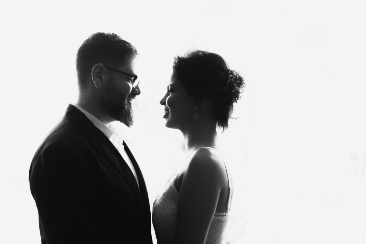 Noivos em preto e branco