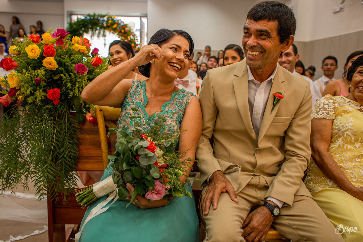 Bispo Fotografia - Noivos durante cerimônia de casamento em Aracaju