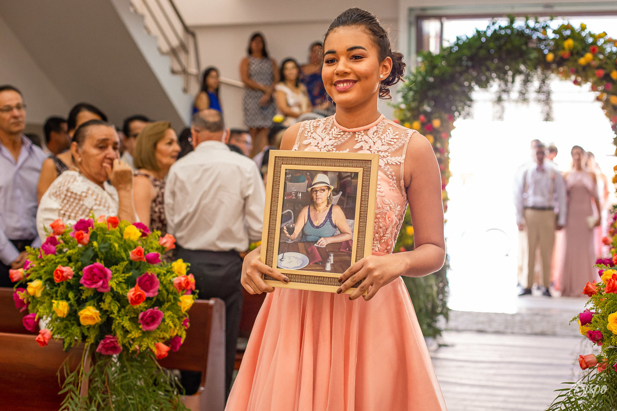 Bispo Fotografia - Entrada de deimoselle no casamento em Aracaju igreja São Lucas
