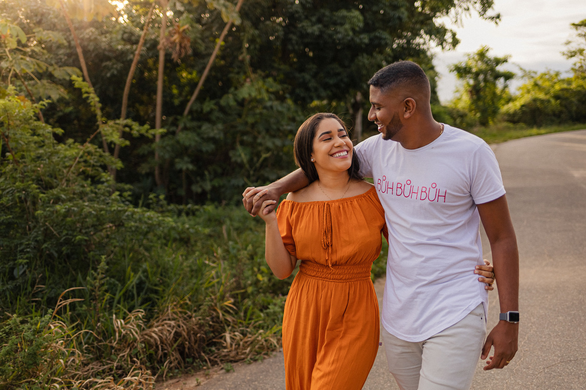 foto de casal passeando no parque da cidade em Aracaju