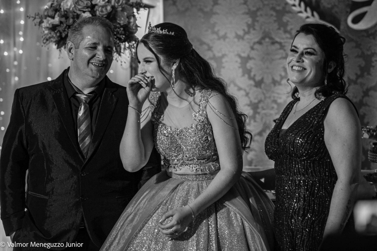 felicidade debutante
debutante feliz