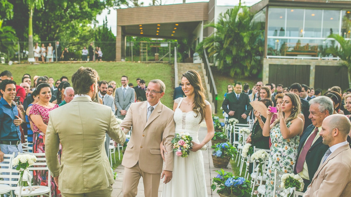 casamento, noiva, noivo, casamento Dani e Hugo, wedding Dani e Hugo, casamento maringá, casamento no Amazon, casamento de dia, casamento lindo, casamento vintage, casamento externo, padrinhos com mesmo tom, casamento emocionante, noivos felizes, ca