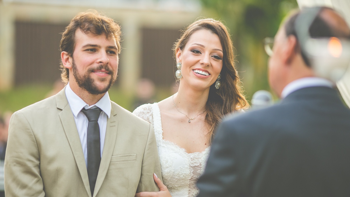 casamento, noiva, noivo, casamento Dani e Hugo, wedding Dani e Hugo, casamento maringá, casamento no Amazon, casamento de dia, casamento lindo, casamento vintage, casamento externo, padrinhos com mesmo tom, casamento emocionante, noivos felizes, ca