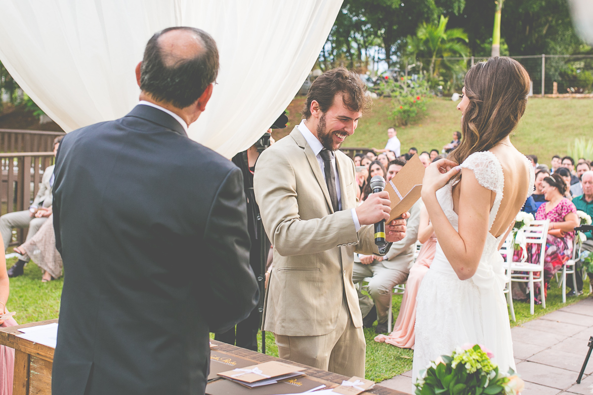 casamento, noiva, noivo, casamento Dani e Hugo, wedding Dani e Hugo, casamento maringá, casamento no Amazon, casamento de dia, casamento lindo, casamento vintage, casamento externo, padrinhos com mesmo tom, casamento emocionante, noivos felizes, ca