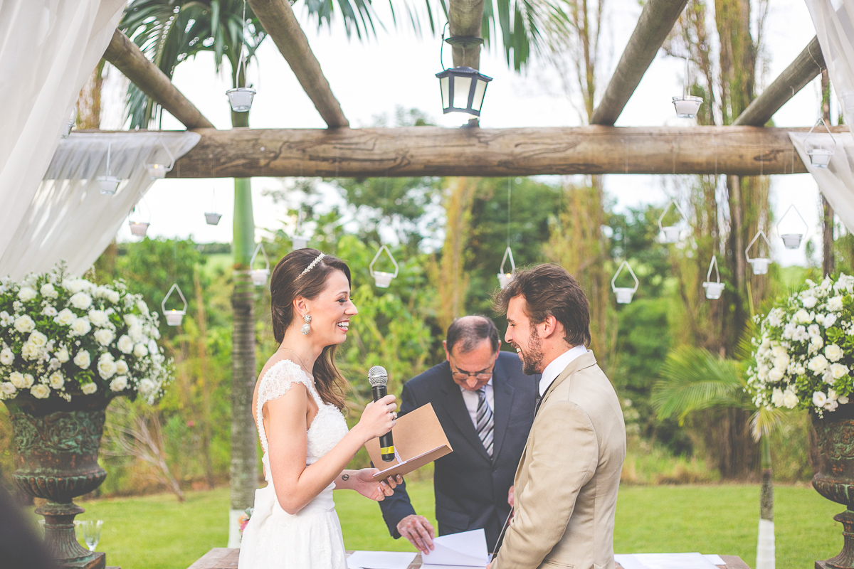 casamento, noiva, noivo, casamento Dani e Hugo, wedding Dani e Hugo, casamento maringá, casamento no Amazon, casamento de dia, casamento lindo, casamento vintage, casamento externo, padrinhos com mesmo tom, casamento emocionante, noivos felizes, ca