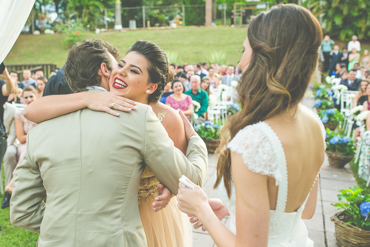 casamento, noiva, noivo, casamento Dani e Hugo, wedding Dani e Hugo, casamento maringá, casamento no Amazon, casamento de dia, casamento lindo, casamento vintage, casamento externo, padrinhos com mesmo tom, casamento emocionante, noivos felizes, ca