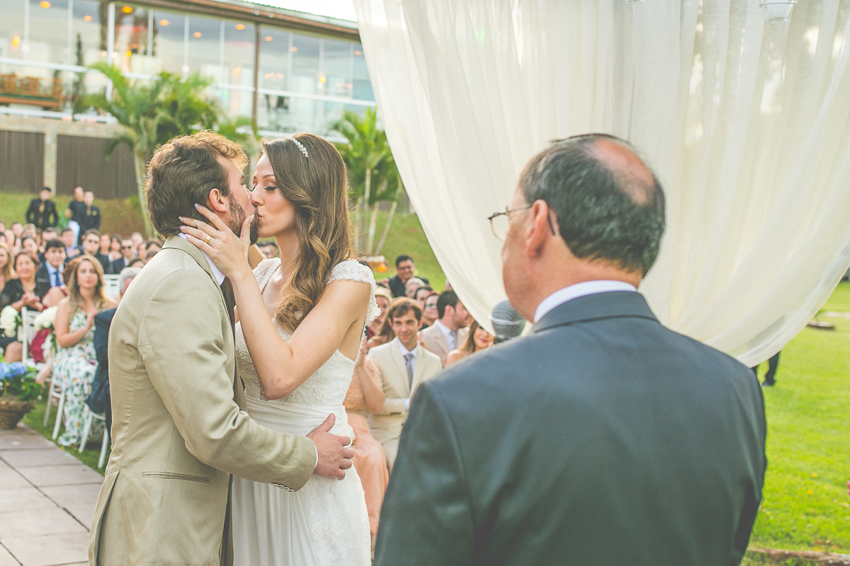 casamento, noiva, noivo, casamento Dani e Hugo, wedding Dani e Hugo, casamento maringá, casamento no Amazon, casamento de dia, casamento lindo, casamento vintage, casamento externo, padrinhos com mesmo tom, casamento emocionante, noivos felizes, ca