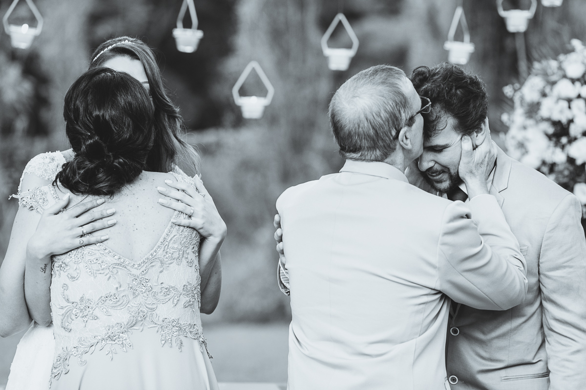 casamento, noiva, noivo, casamento Dani e Hugo, wedding Dani e Hugo, casamento maringá, casamento no Amazon, casamento de dia, casamento lindo, casamento vintage, casamento externo, padrinhos com mesmo tom, casamento emocionante, noivos felizes, ca