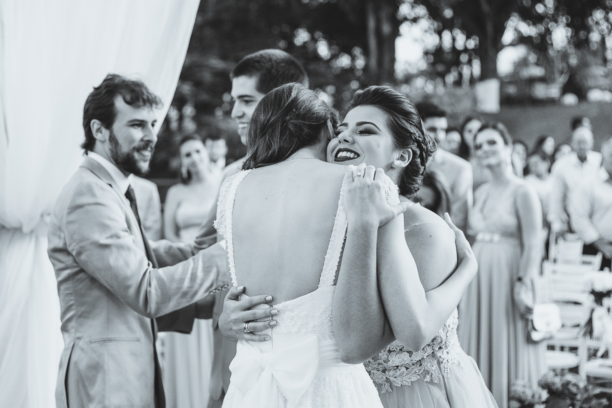 casamento, noiva, noivo, casamento Dani e Hugo, wedding Dani e Hugo, casamento maringá, casamento no Amazon, casamento de dia, casamento lindo, casamento vintage, casamento externo, padrinhos com mesmo tom, casamento emocionante, noivos felizes, ca