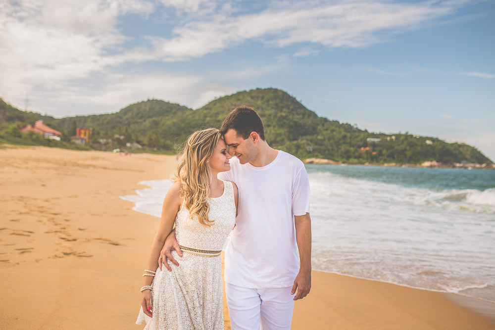 Pré wedding Amanda e Ricardo - Praia Estaleirinho- São Francisco do Sul-Santa Catarina-fotografia Thiago Lima Fotografia