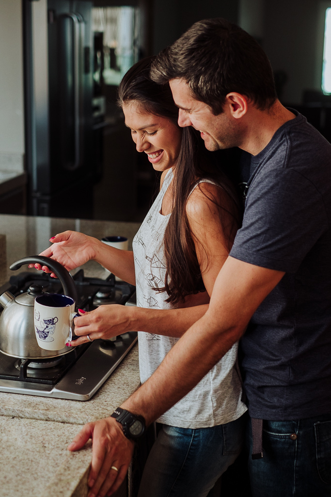 sessão-lifestyle-precasamento-prewedding-casamento-maringá-noivas-fotografodemaringa-fotografo de maringá- sessão em casa- fotos em casa- sessão home- fotografo de casamento
