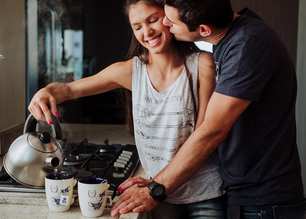 sessão-lifestyle-precasamento-prewedding-casamento-maringá-noivas-fotografodemaringa-fotografo de maringá- sessão em casa- fotos em casa- sessão home- fotografo de casamento