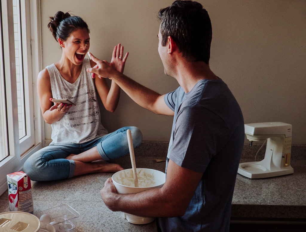 sessão-lifestyle-precasamento-prewedding-casamento-maringá-noivas-fotografodemaringa-fotografo de maringá- sessão em casa- fotos em casa- sessão home- fotografo de casamento