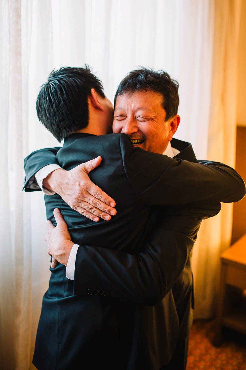 making of noivo, noivo, casamento, casamento Suellen e Egon, fotografo de casamento, fotografia de casamento, casamentos em Maringá, Moinho vermelho, Cida Macedo, traje de noivo 