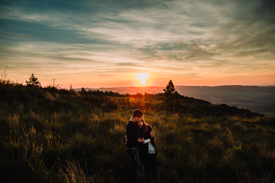 Pré wedding - Pré Casamento - Ensaio de Casal - Fotografia de Casal - Thiago Lima Fotografia - Thiago Lima - Trilho de Trem - Idéias de Pré Wedding - Idéias de Pré casamento - Ensaio de Casamento - Mauá da Serra - ensaio Mauá da Serra