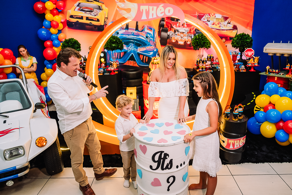 Aniversário infantil - Buffet Infantil - decoração de festa infantil - hot wheels - Decoração hot wheels - Thiago Lima fotografia - Fotografia infantil - Fotografia de Criança - Buffet infantil de Maringá - fotografo de Maringá