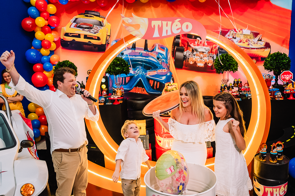 Aniversário infantil - Buffet Infantil - decoração de festa infantil - hot wheels - Decoração hot wheels - Thiago Lima fotografia - Fotografia infantil - Fotografia de Criança - Buffet infantil de Maringá - fotografo de Maringá