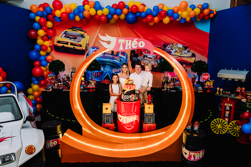 Aniversário infantil - Buffet Infantil - decoração de festa infantil - hot wheels - Decoração hot wheels - Thiago Lima fotografia - Fotografia infantil - Fotografia de Criança - Buffet infantil de Maringá - fotografo de Maringá