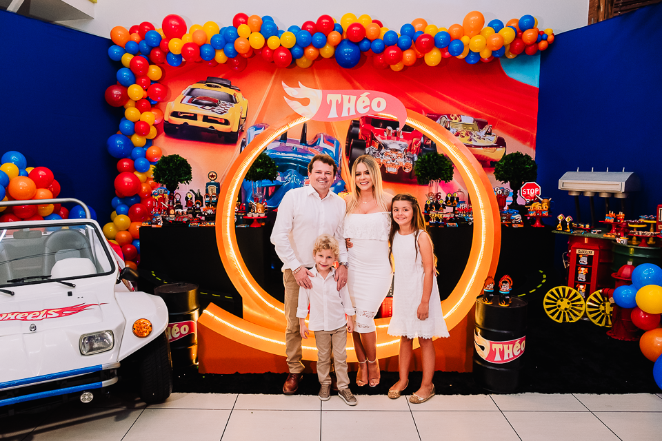 Aniversário infantil - Buffet Infantil - decoração de festa infantil - hot wheels - Decoração hot wheels - Thiago Lima fotografia - Fotografia infantil - Fotografia de Criança - Buffet infantil de Maringá - fotografo de Maringá