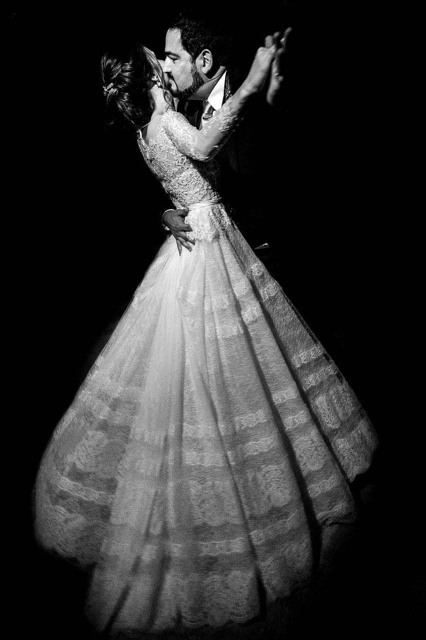 Casamento Lais e Guilherme - Fotografia de casamento - Fotografo de Casamento Maringá - Thiago Lima fotografia - Fotografo Thiago Lima - Decoração de Casamento - Capela São Luiz Gonzaga - Noivas - Vestido de Noiva - Assessoria de Casamento