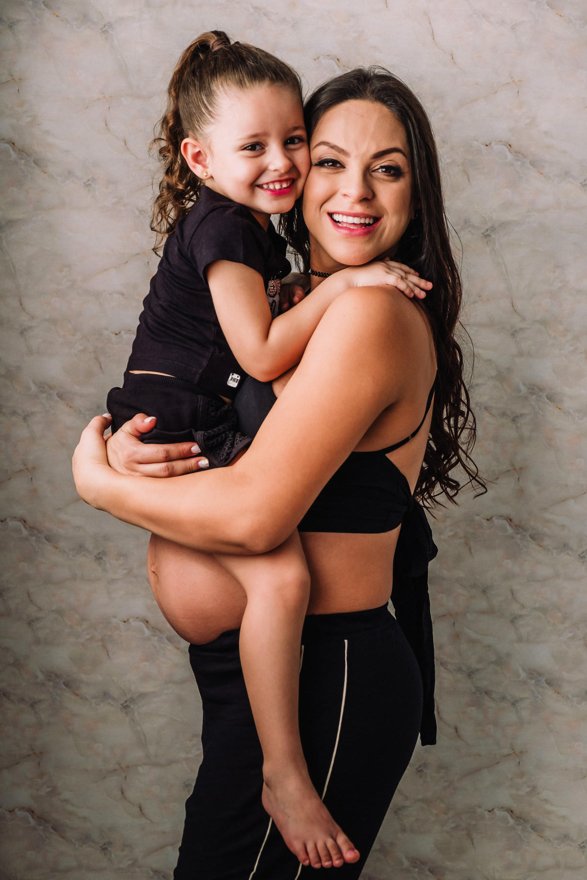 gestante - Gestantes Maringá - Fotografo de gestante - foto gestante - Maringá - PR - ideias de foto de gestante - ideias de fotografia de gestante - fotos de gravida - fotografia de família - fotografo de família - fotos de estúdio 