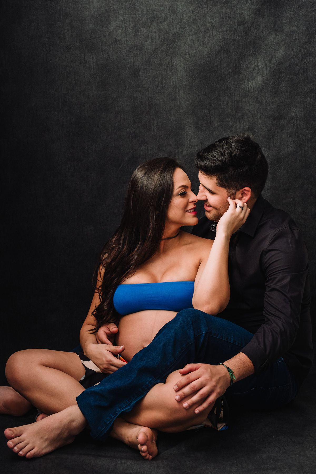 gestante - Gestantes Maringá - Fotografo de gestante - foto gestante - Maringá - PR - ideias de foto de gestante - ideias de fotografia de gestante - fotos de gravida - fotografia de família - fotografo de família - fotos de estúdio 