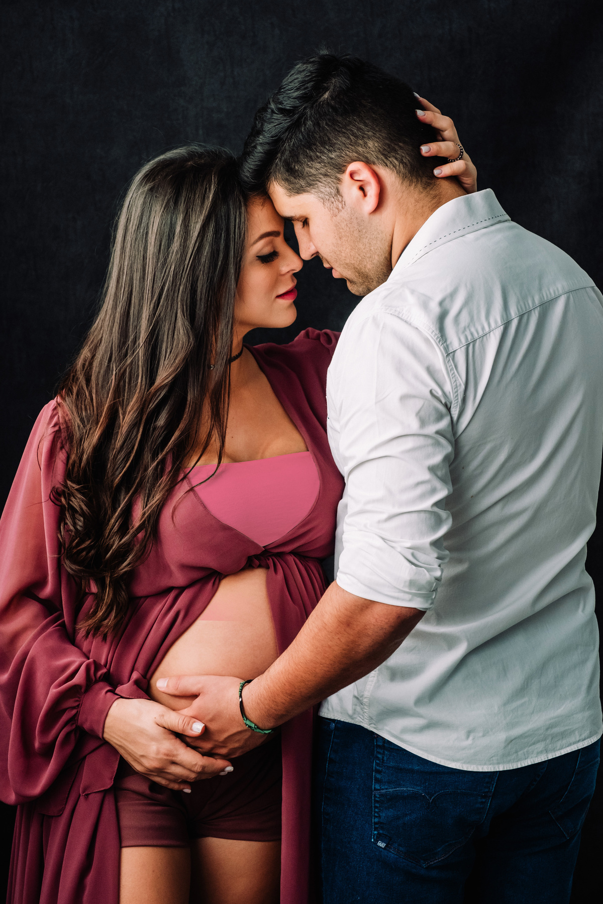 gestante - Gestantes Maringá - Fotografo de gestante - foto gestante - Maringá - PR - ideias de foto de gestante - ideias de fotografia de gestante - fotos de gravida - fotografia de família - fotografo de família - fotos de estúdio 