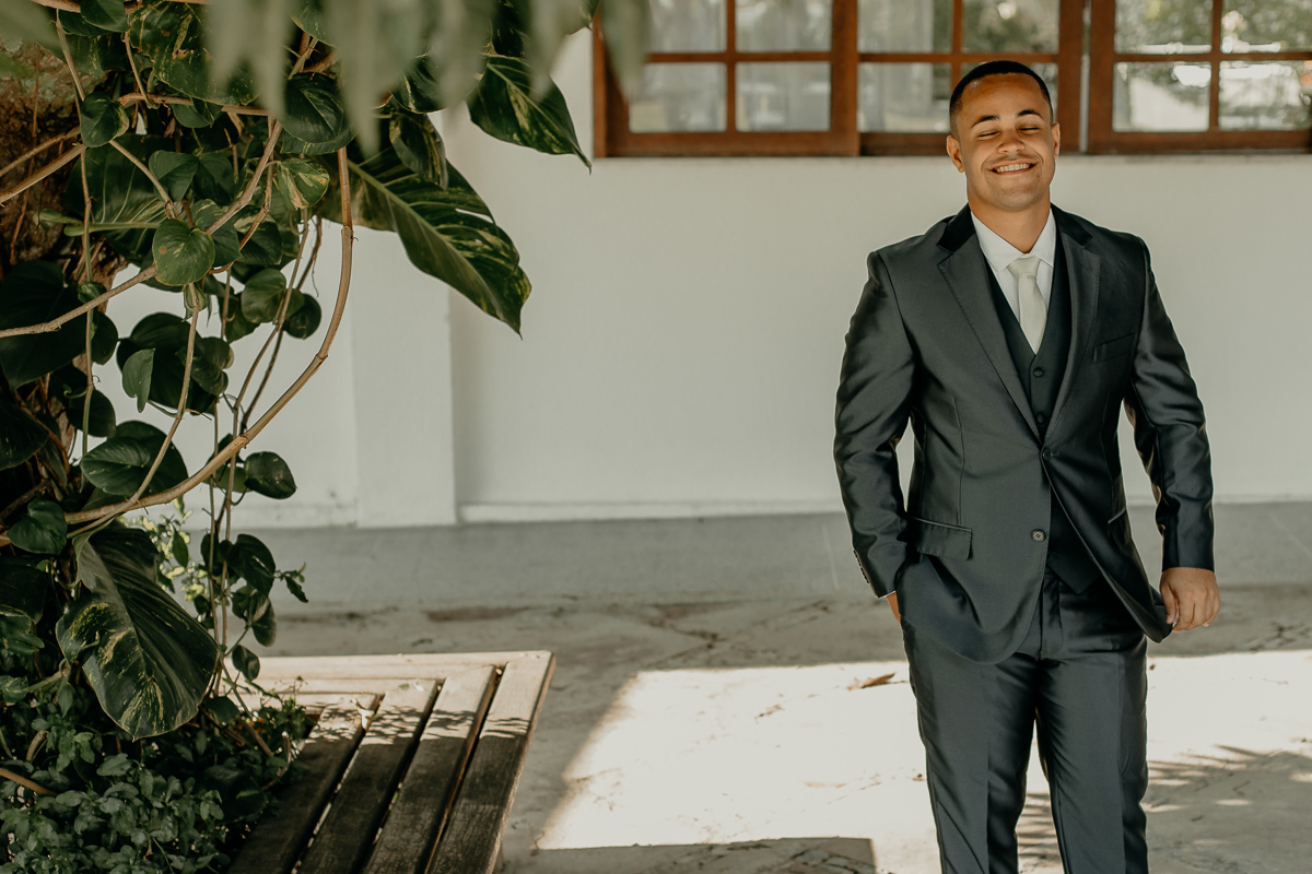 Retrato do noivo já pronto para a cerimonia