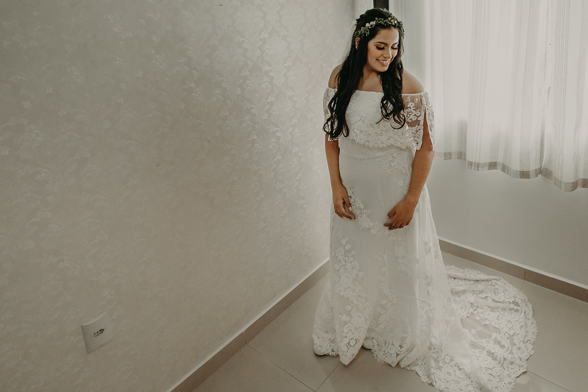 Noiva pronta para o casamento após o seu making of