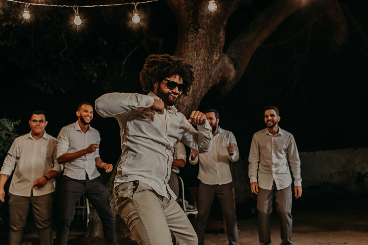 Noivo metendo dança