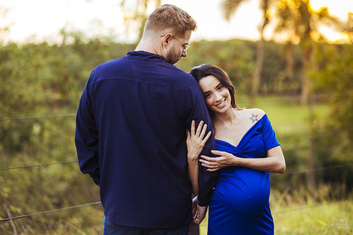 Ensaio de gestante, Carol + Renan = Bernardo, fotografado por Gustavo Ghiselli Fotografia, na fazenda Morro Vermelho em Jaú-Sp, em um fim de tarde incrível!