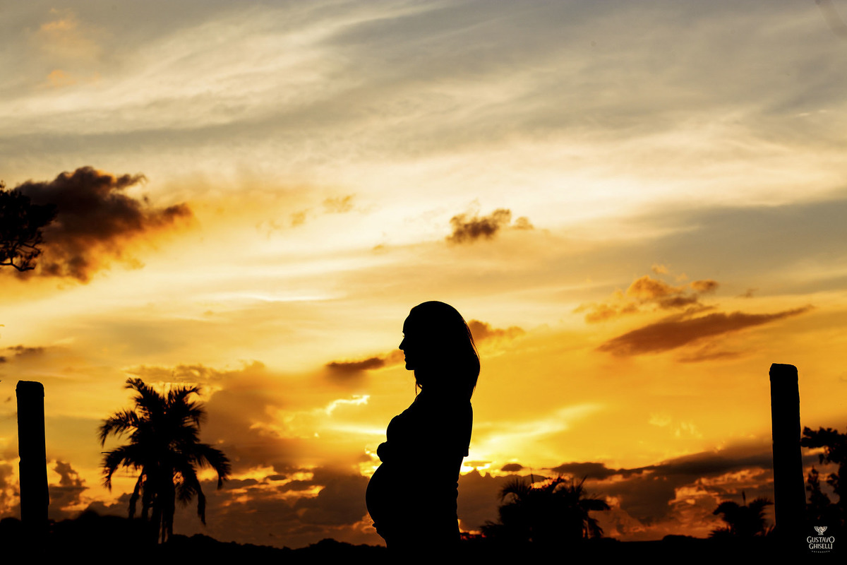 Ensaio de gestante, Carol + Renan = Bernardo, fotografado por Gustavo Ghiselli Fotografia, na fazenda Morro Vermelho em Jaú-Sp, em um fim de tarde incrível!