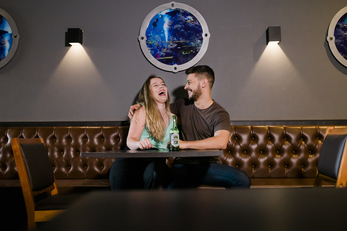 Sessão pré-wedding, fotografada em  Jaú-Sp, no pub RIVERSIDE.