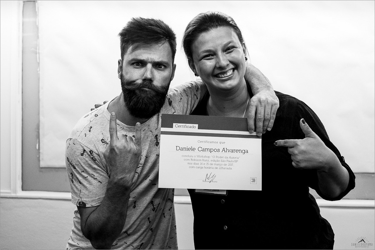 robison kunz entregando certificado