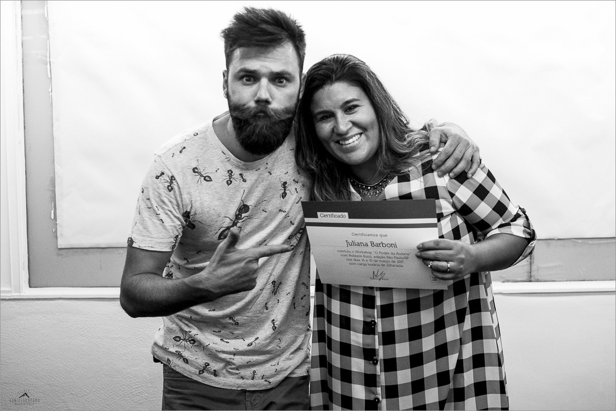 robison kunz entregando certificado