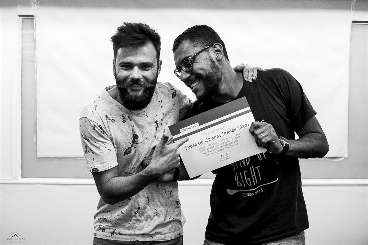 robison kunz entregando certificado