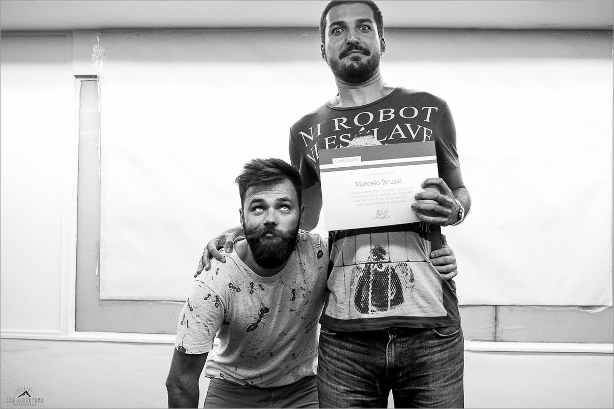 robison kunz entregando certificado