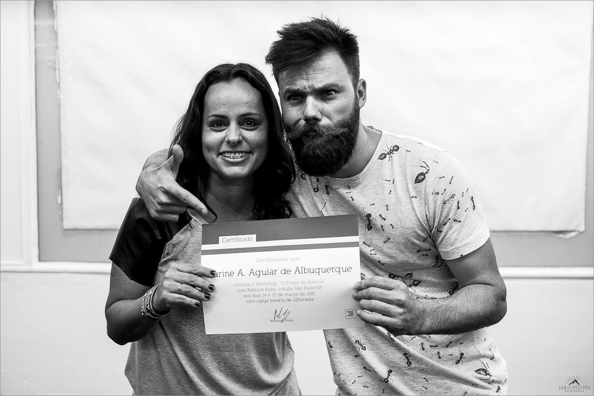 robison kunz entregando certificado