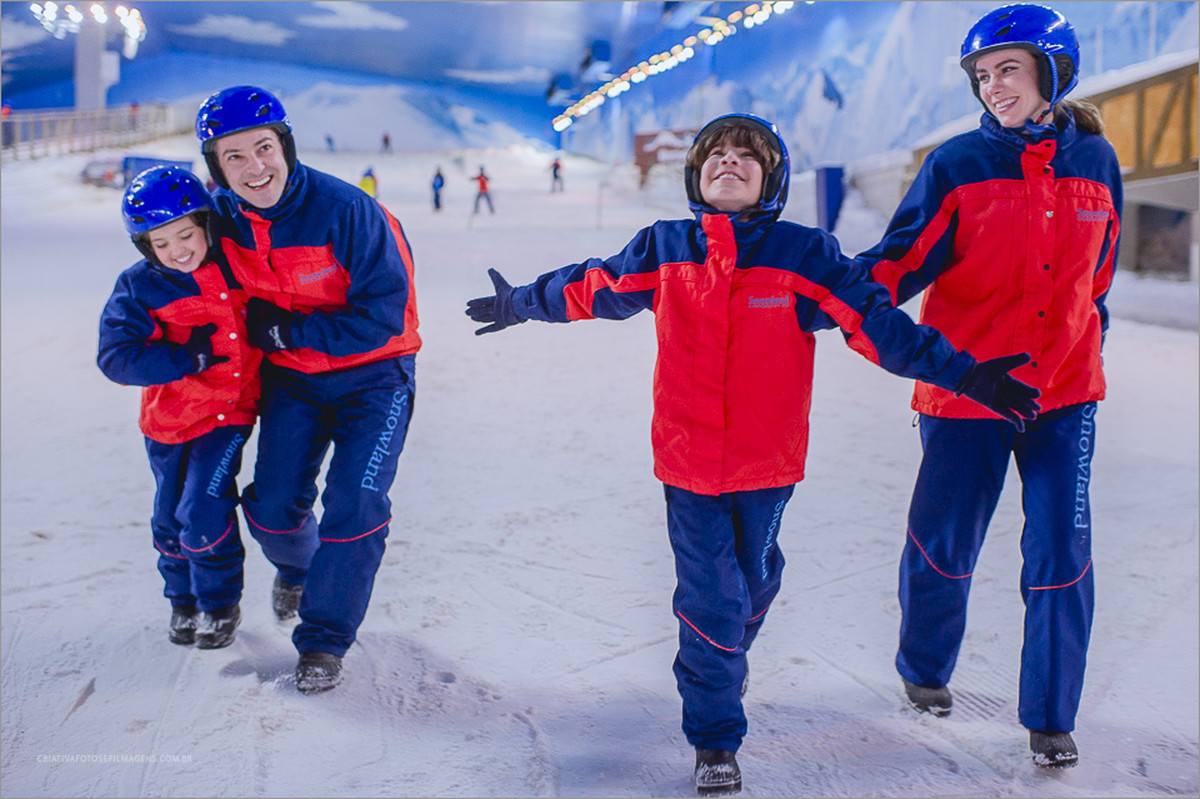 snowland-viva-a-neve-snowland-gramado-parque-de-neve-gramado-robison-kunz-serra-gaucha-fotografo-robison-kunz-fotografia-publicitaria-gramado-parque-de-neve-fotos-publicitarias-snowland-snowland-gramado-criativa-fotos-e-filmagens