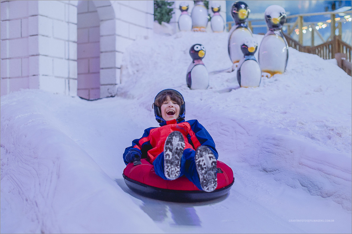 snowland-viva-a-neve-snowland-gramado-parque-de-neve-gramado-robison-kunz-serra-gaucha-fotografo-robison-kunz-fotografia-publicitaria-gramado-parque-de-neve-fotos-publicitarias-snowland-snowland-gramado-criativa-fotos-e-filmagens