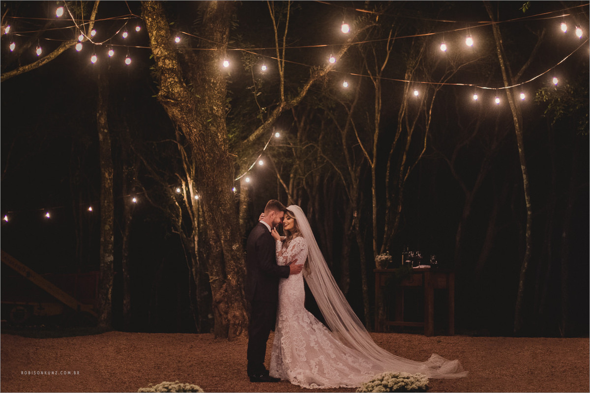 casamento com luzinhas de decoração