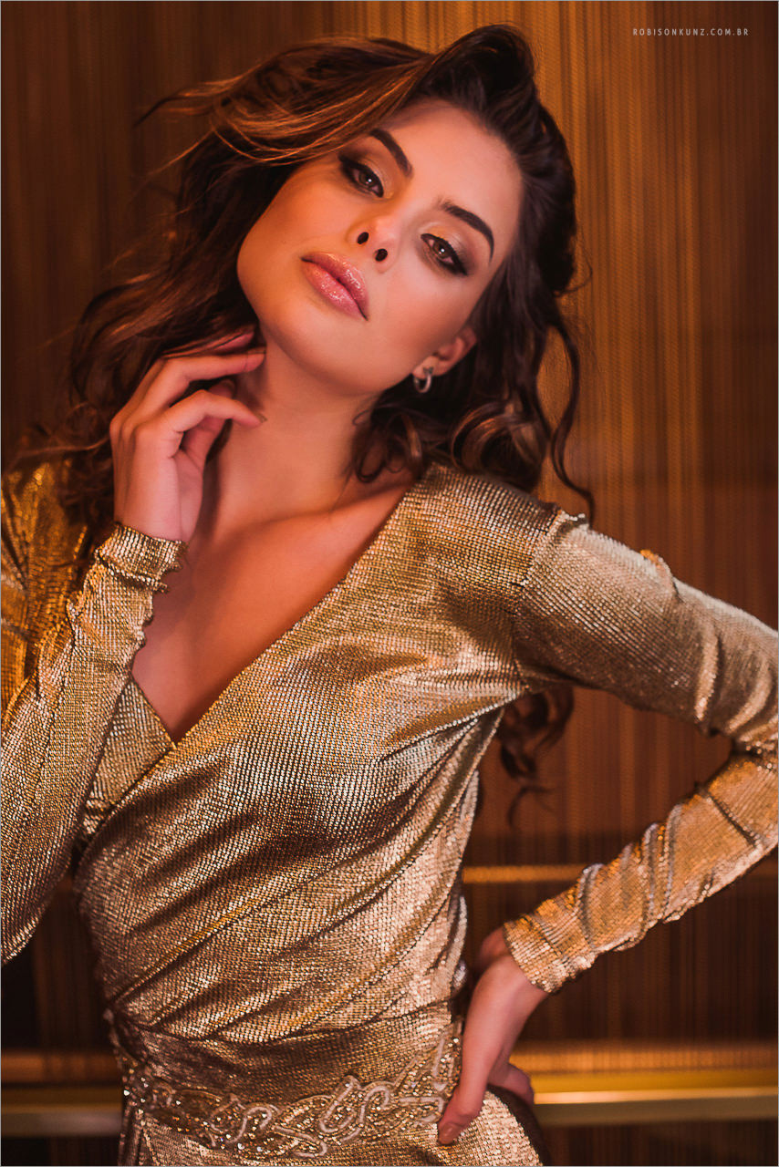 retrato modelo paola back