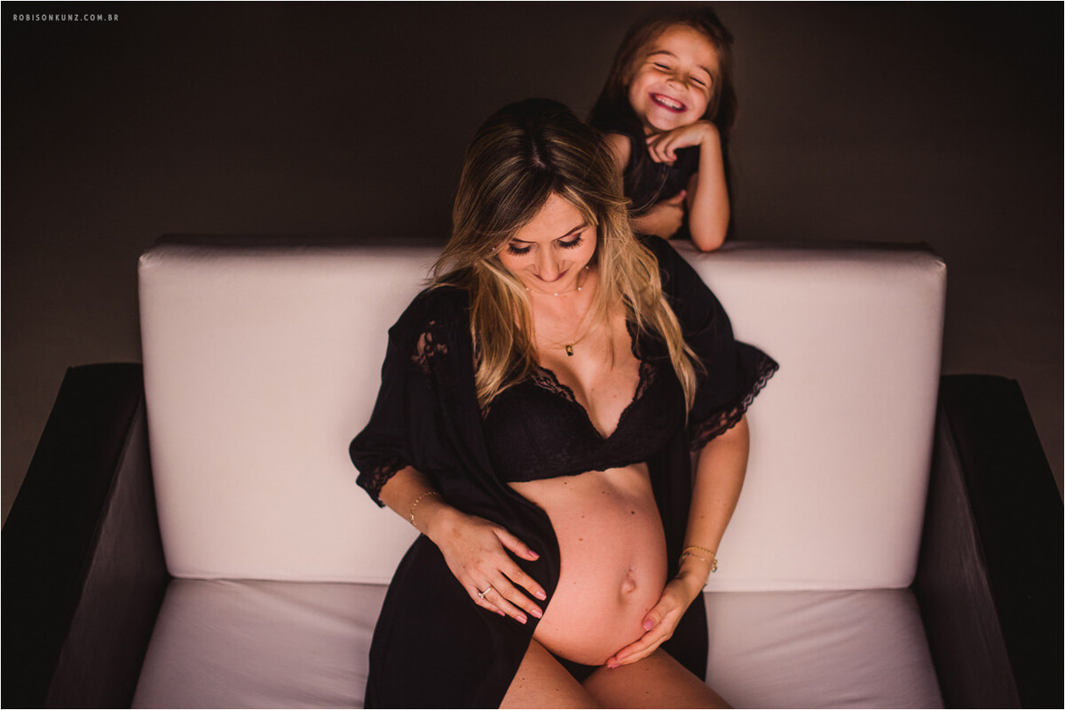 mae e filha em ensaio de gestante