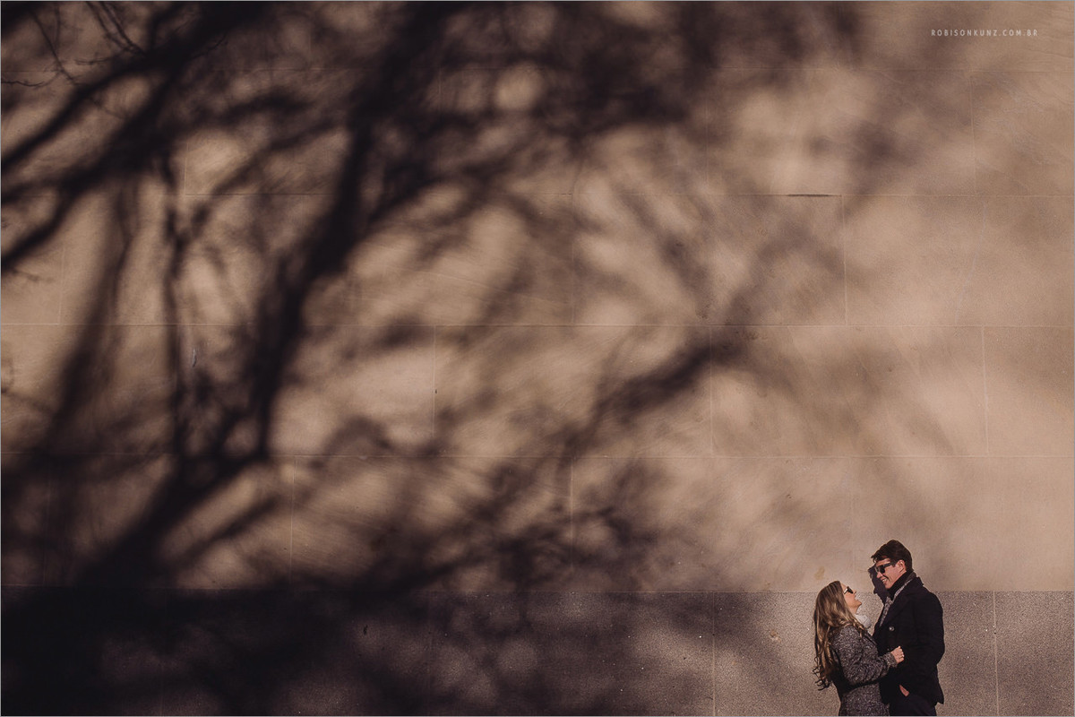 foto diferente de casal em ny
