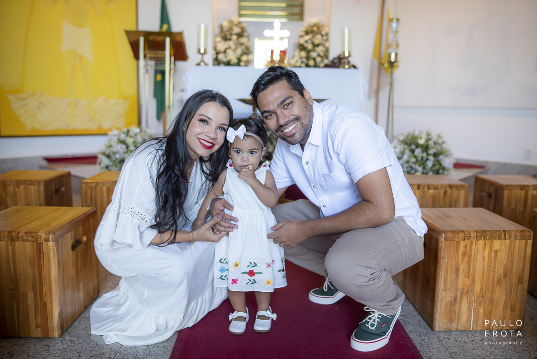 familia dentro da capela do cristo