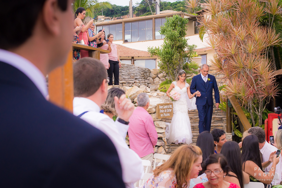 Cerimonia casamento buzios, noiva entrando