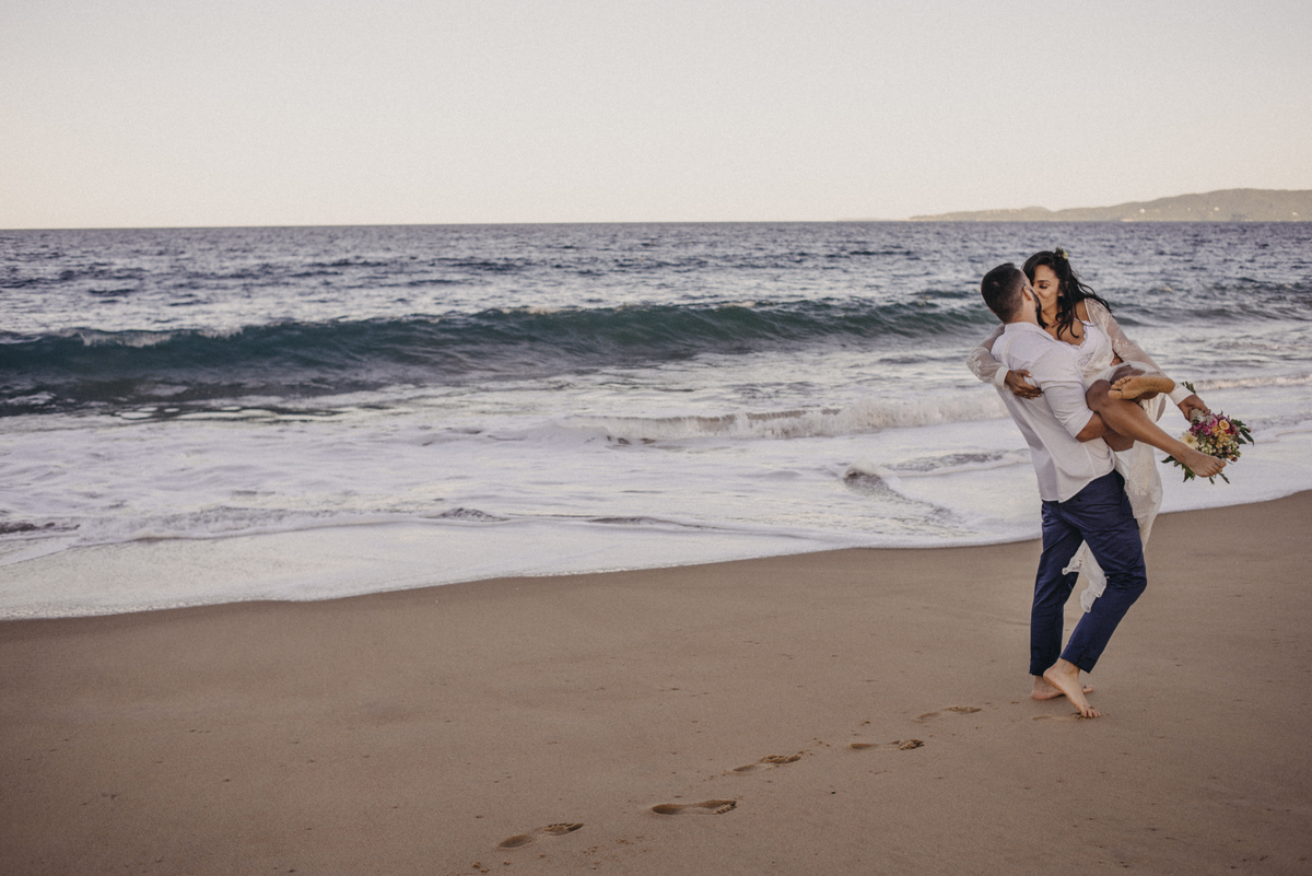 elopement wedding, Florianópolis, Balneário Camboriú, SC, Santa Catarina, casamento, wedding, destination, noiva, noivas, brasil, noivo, praia, fotografo, fotografia