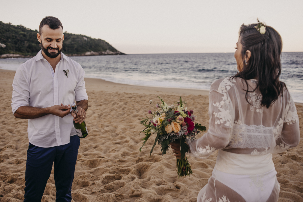elopement wedding, Florianópolis, Balneário Camboriú, SC, Santa Catarina, casamento, wedding, destination, noiva, noivas, brasil, noivo, praia, fotografo, fotografia