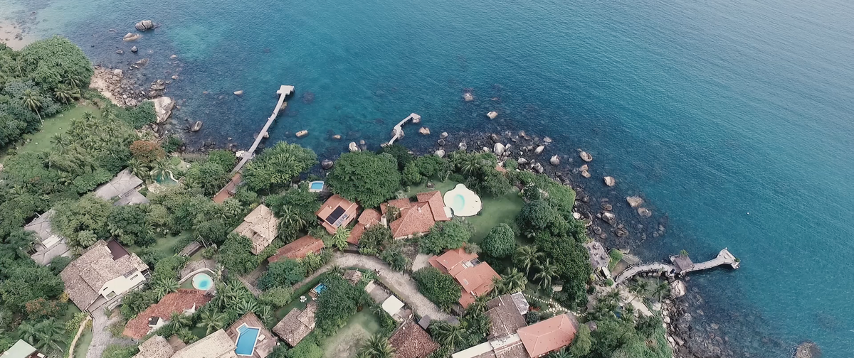 Ilhabela, litoral norte, cenário fantástico para o casamento de Livia e Bruno.